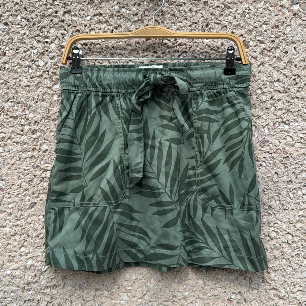 Nicole Miller Skirt in Summer Palm Pattern